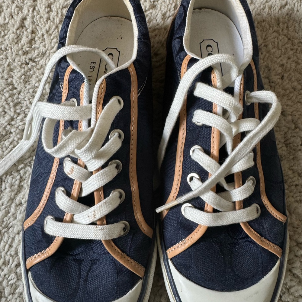 Woman’s Coach shoe